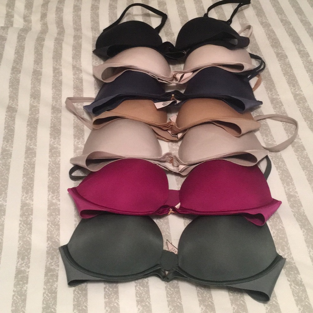 7 Like new Victoria Secret push up bras